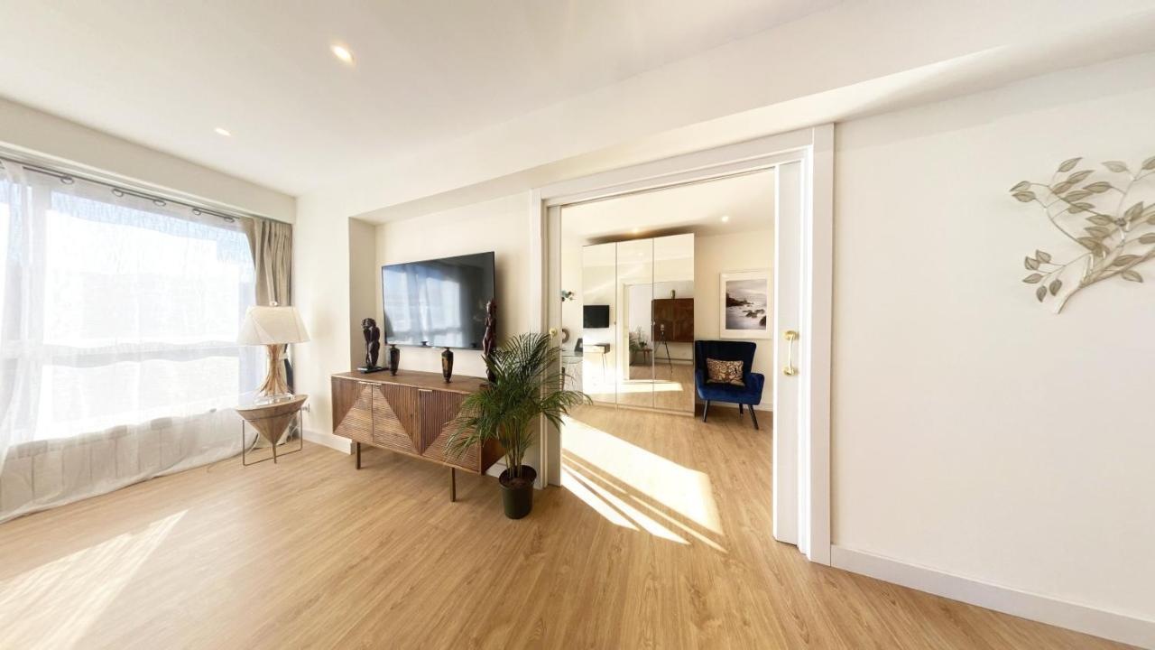 Miramar Luxurious Flat, 3 Double Rooms, Free Parking, Terrace, Completely New San Sebastián Kültér fotó